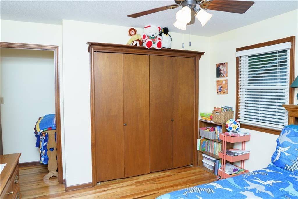 Photo 27 of 52 - 9730 Overhill Drive