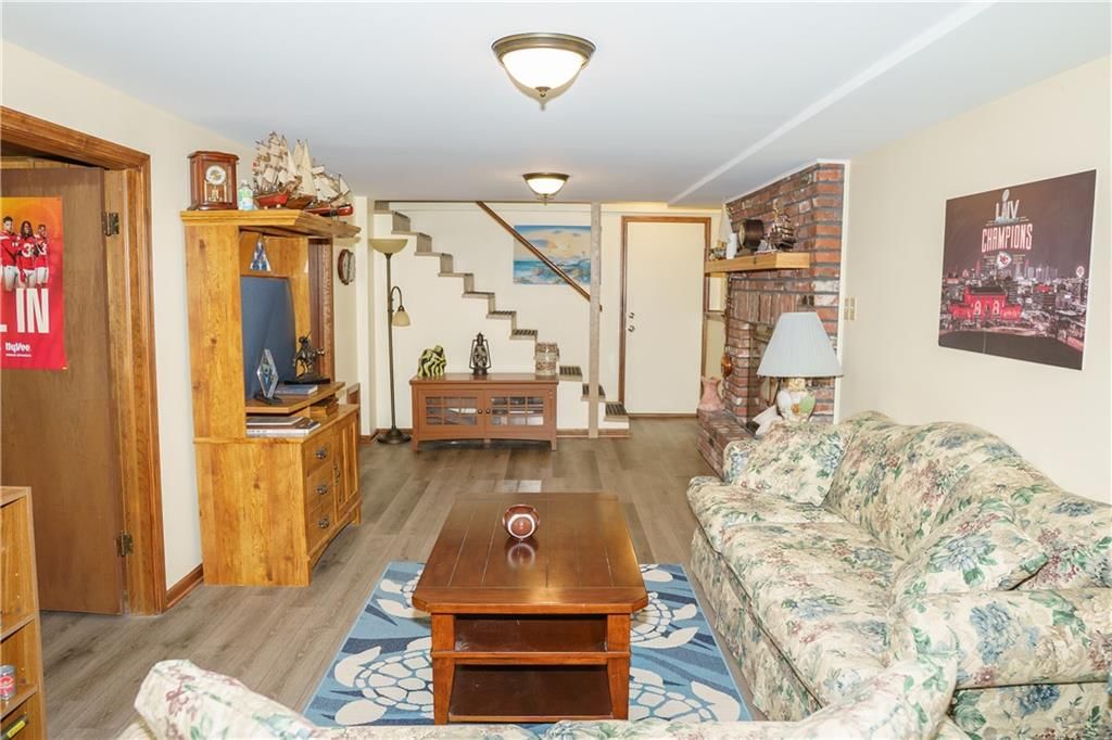 Photo 30 of 52 - 9730 Overhill Drive