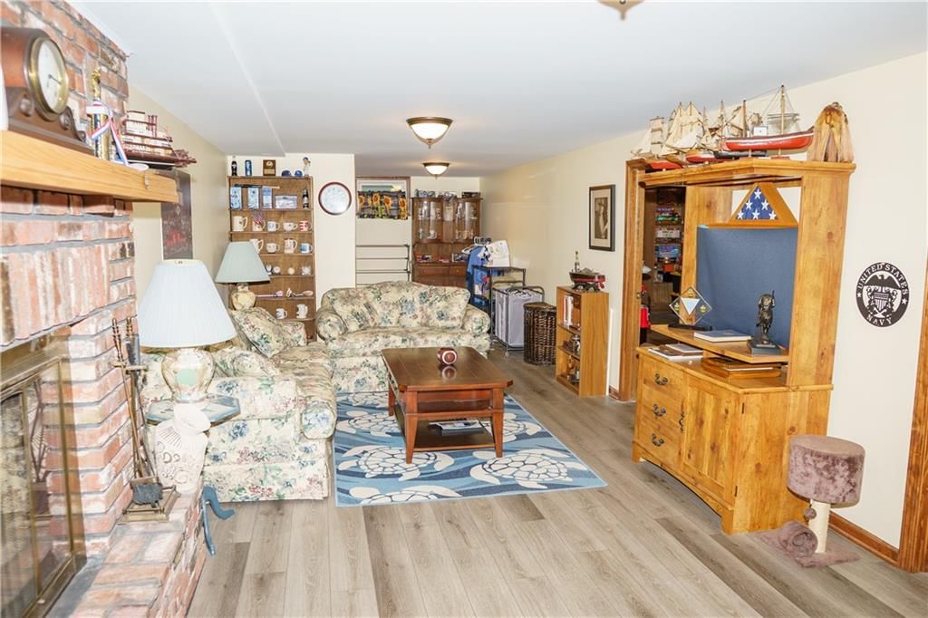 Photo 31 of 52 - 9730 Overhill Drive