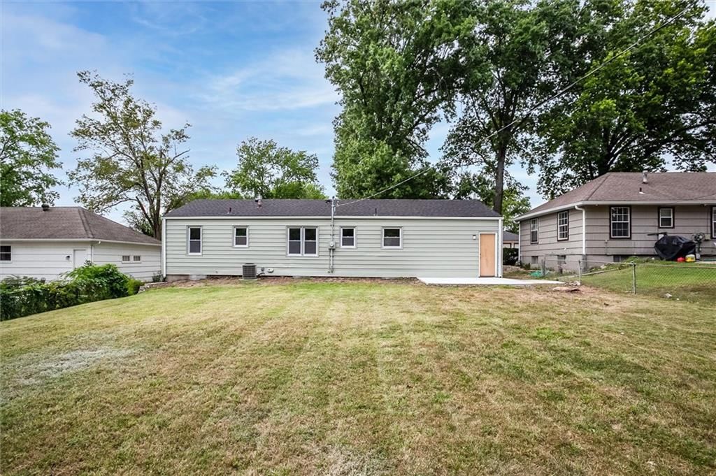 8525 Glenwood Street — photo 10