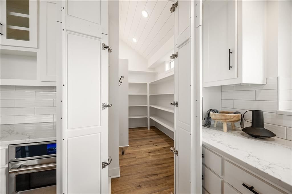 Photo 10 of 38 - 17117 W 197th Street