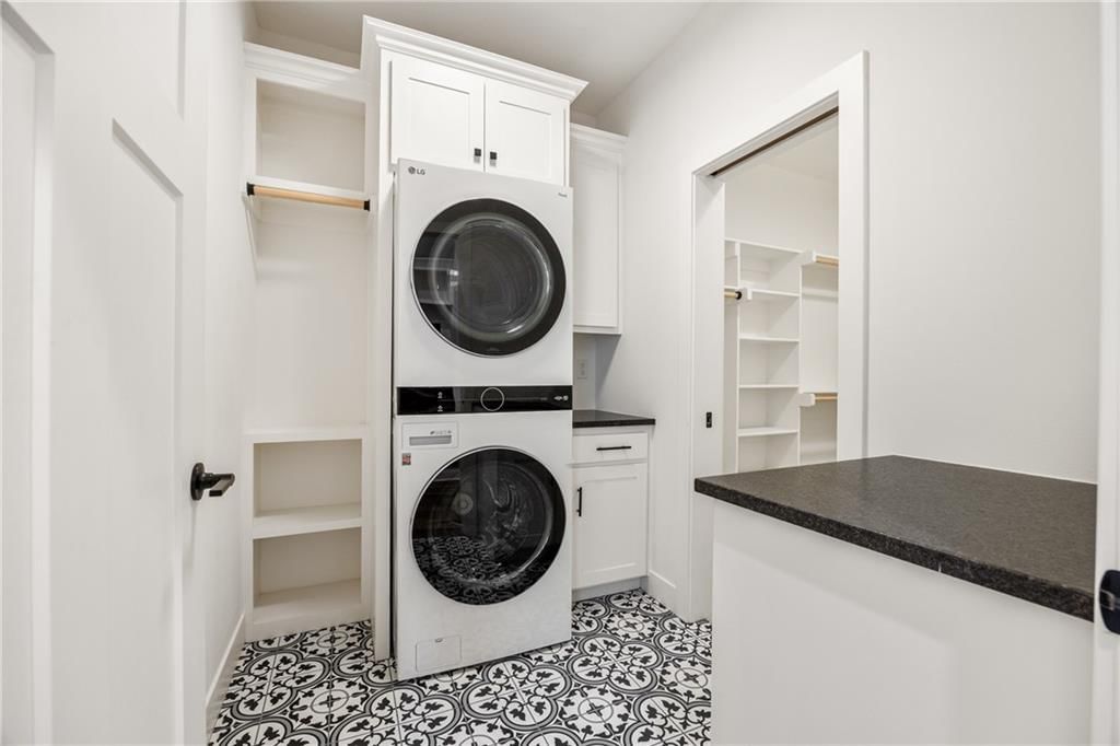 Photo 20 of 38 - 17117 W 197th Street