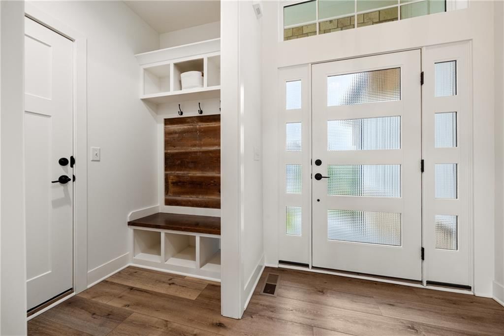 Photo 21 of 38 - 17117 W 197th Street