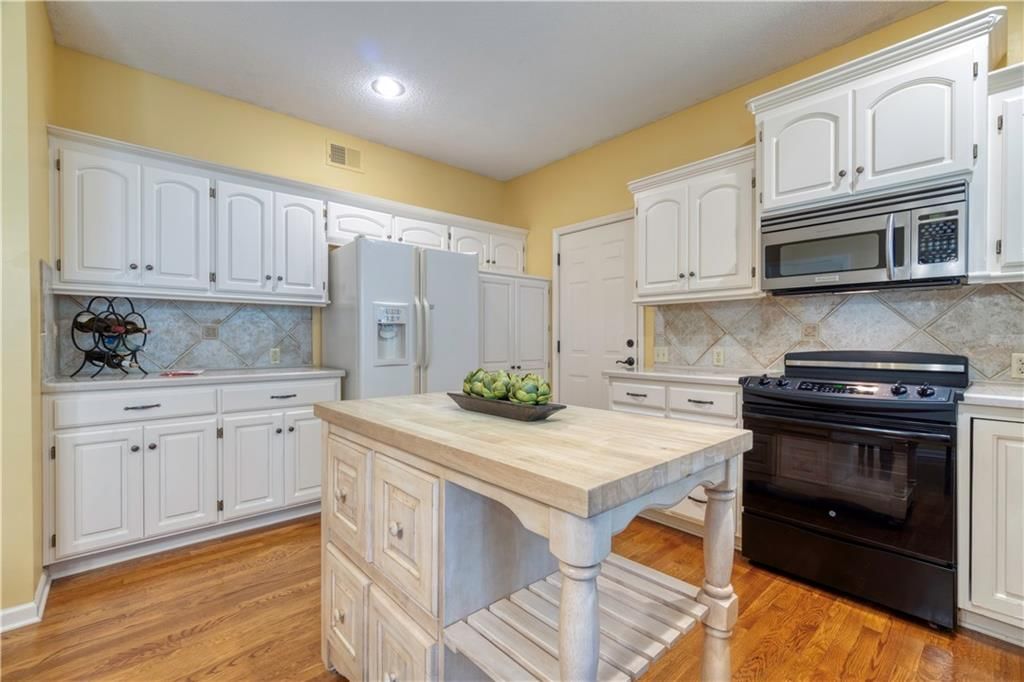 14343 Russell Street — photo 10