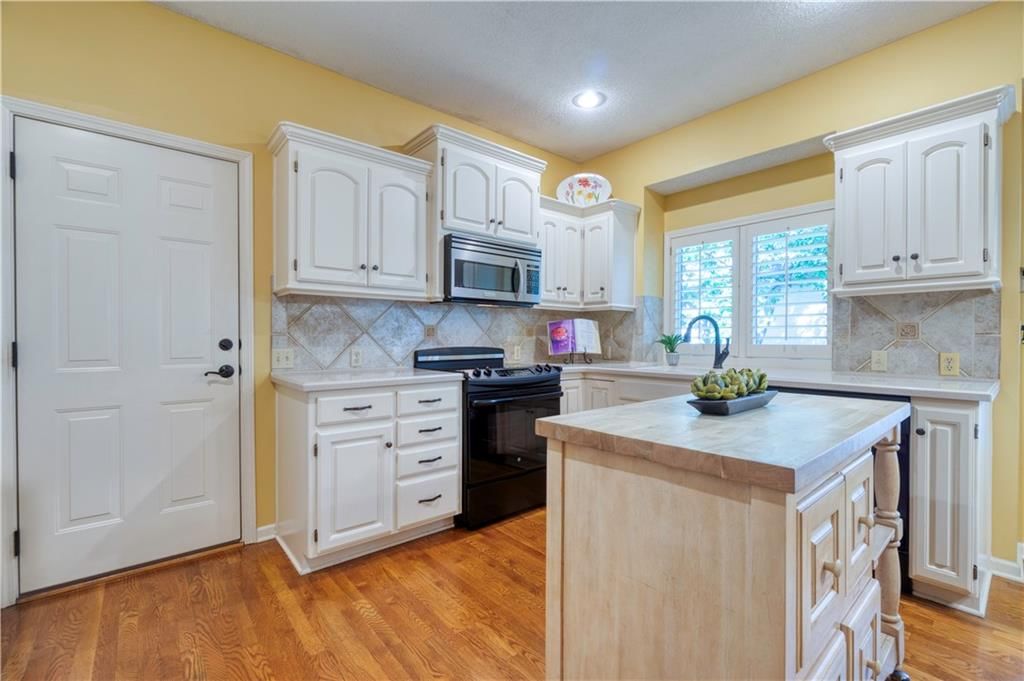 14343 Russell Street — photo 11