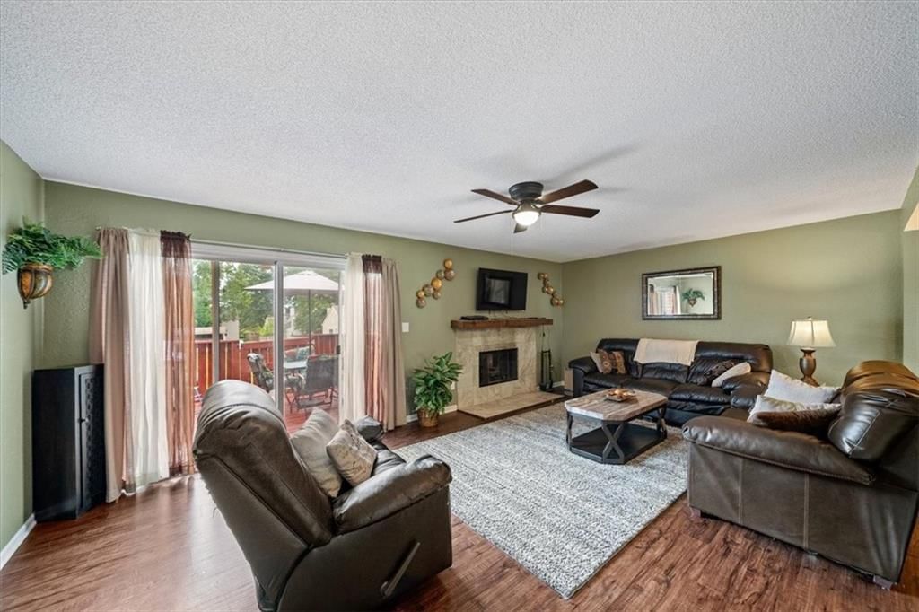 Photo 10 of 29 - 5933 Ridgeway Avenue