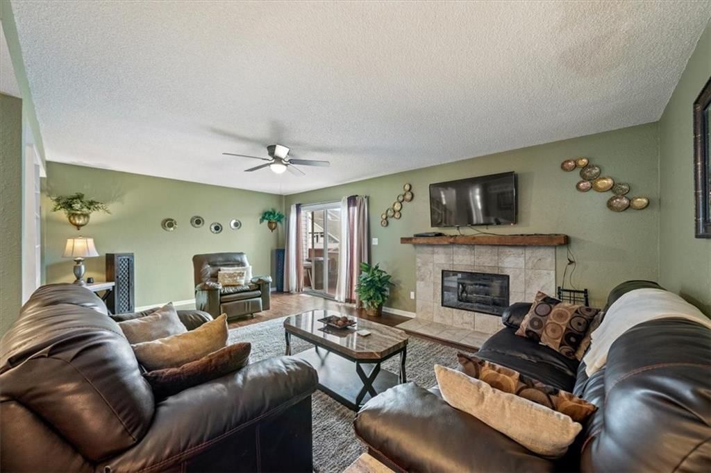 Photo 11 of 29 - 5933 Ridgeway Avenue