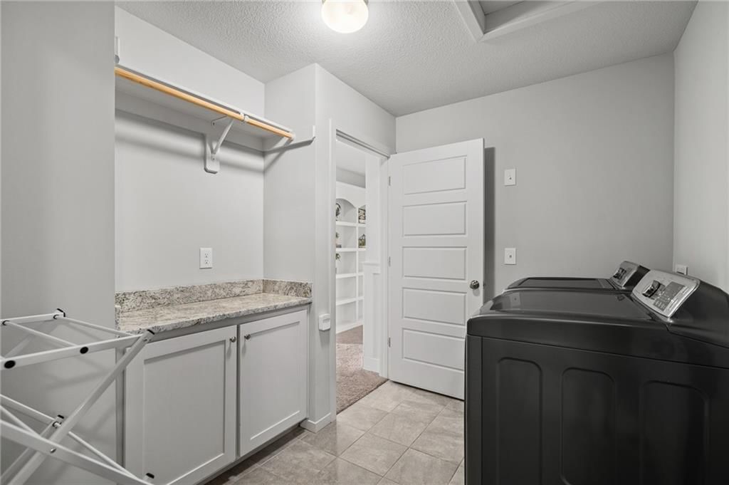Photo 33 of 69 - 324 S Mesquite Street