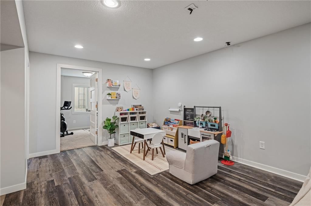 Photo 45 of 69 - 324 S Mesquite Street