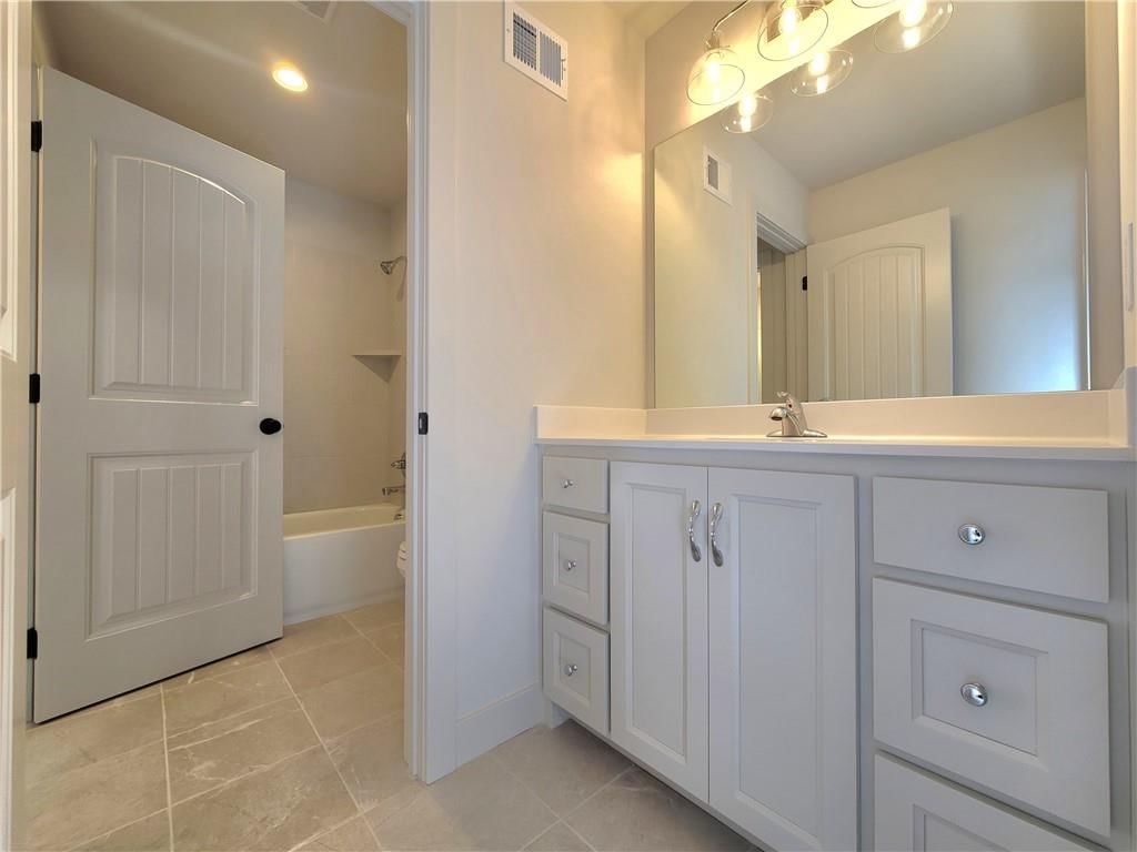 18221 Oakmont Street — photo 33