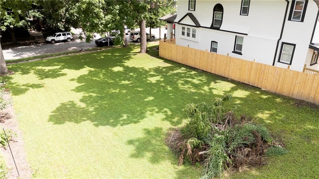 3532 Wyandotte Street — photo 5