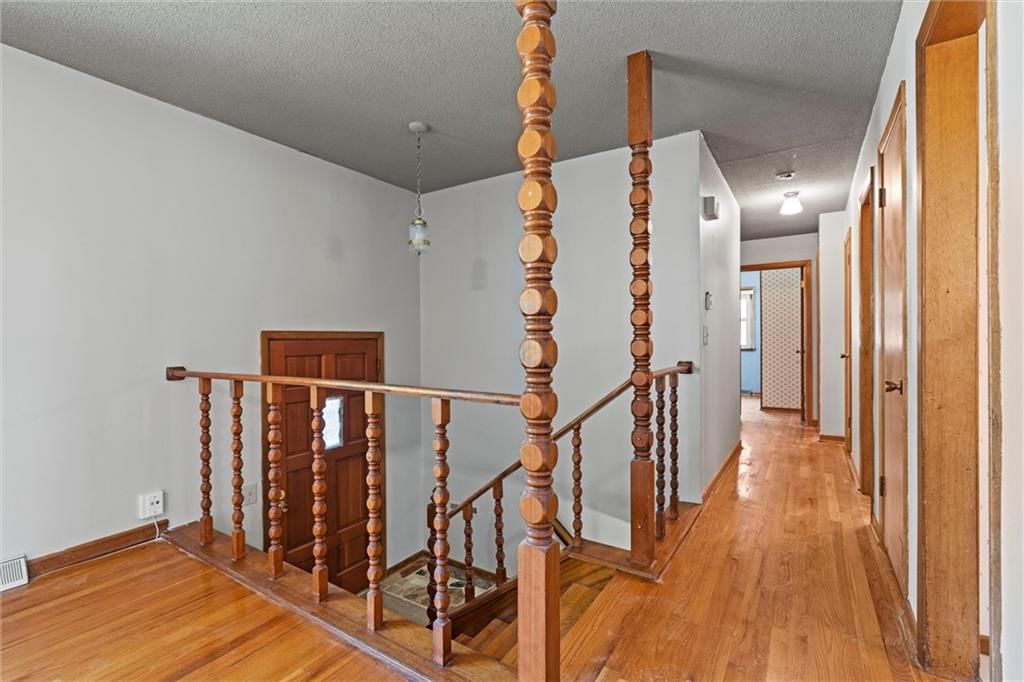 Photo 5 of 34 - 3118 S 56th Terrace