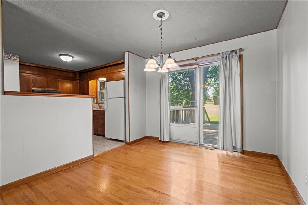 Photo 9 of 34 - 3118 S 56th Terrace