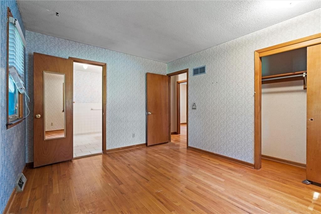 Photo 16 of 34 - 3118 S 56th Terrace