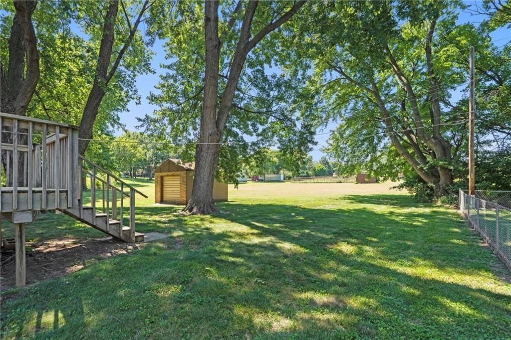Photo 27 of 34 - 3118 S 56th Terrace