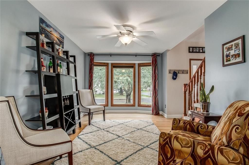 Photo 6 of 28 - 1722 NE Duchess Drive