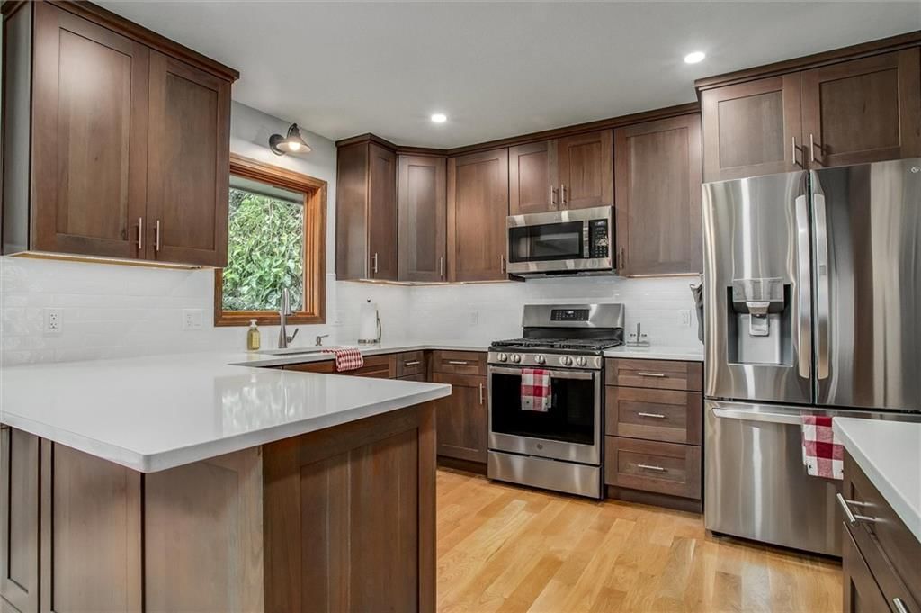 Photo 9 of 28 - 1722 NE Duchess Drive