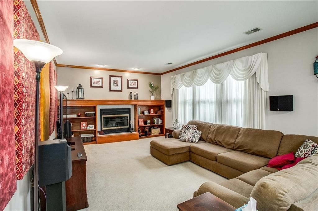 Photo 11 of 28 - 1722 NE Duchess Drive