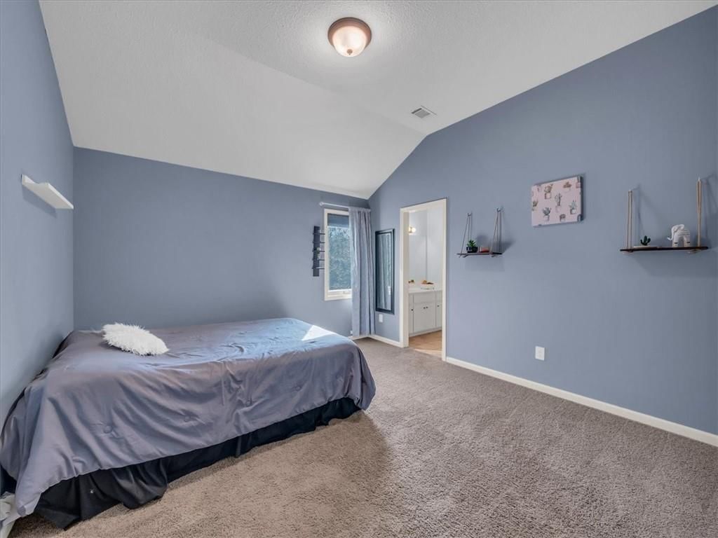 Photo 15 of 29 - 23607 W 52nd Terrace
