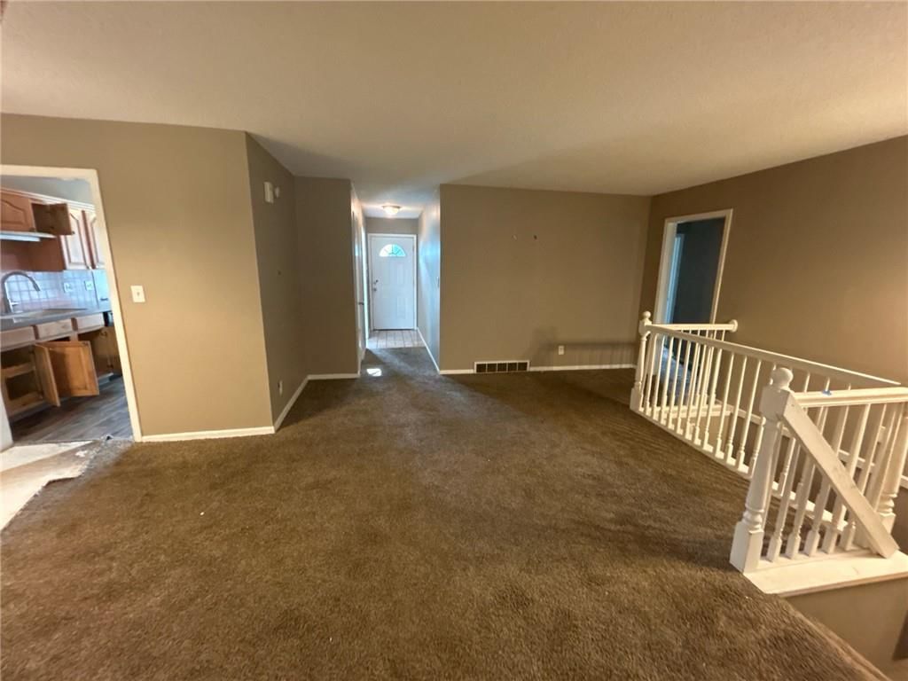 Photo 5 of 12 - 8605 Maywood Avenue