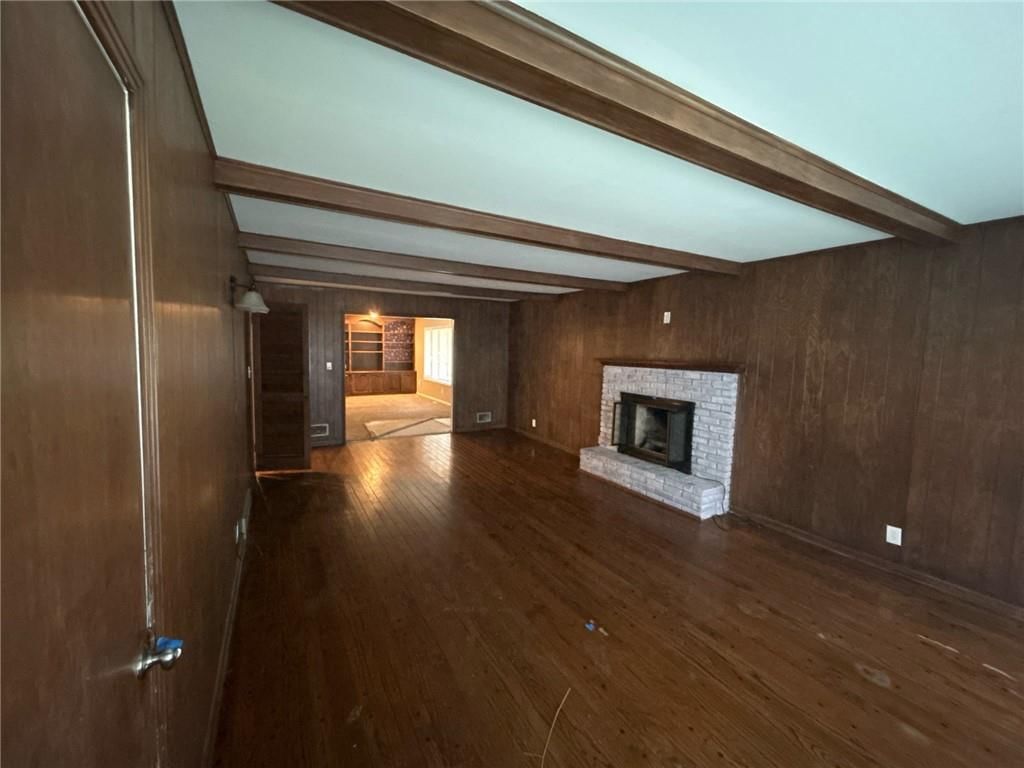 Photo 7 of 12 - 8605 Maywood Avenue