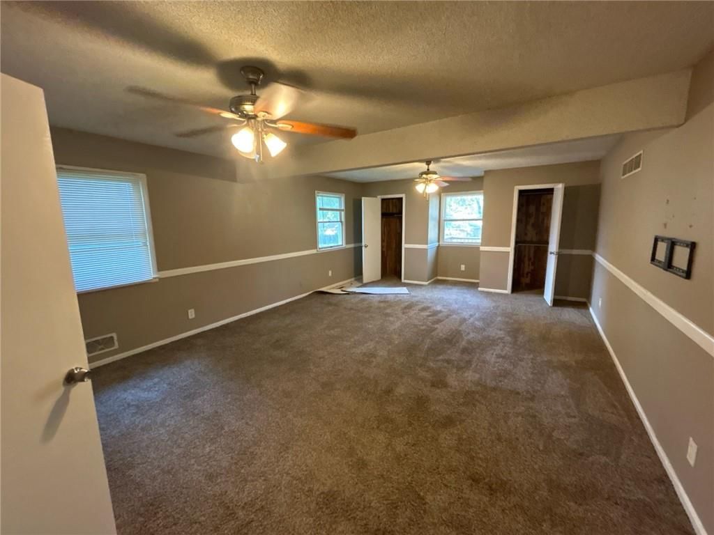 Photo 9 of 12 - 8605 Maywood Avenue