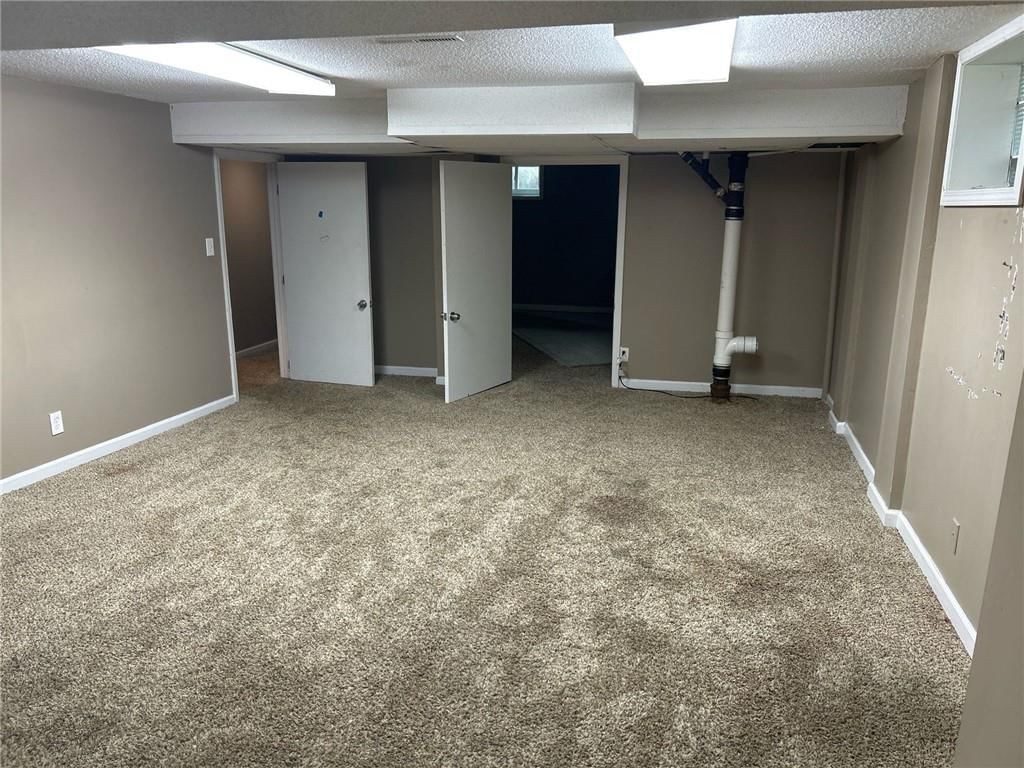 Photo 10 of 12 - 8605 Maywood Avenue