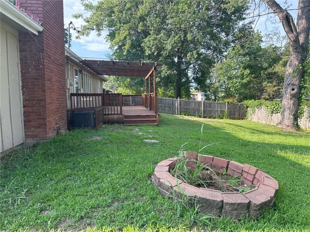 Photo 12 of 12 - 8605 Maywood Avenue