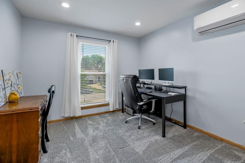 Photo 19 of 43 - 8104 NW 80th Street