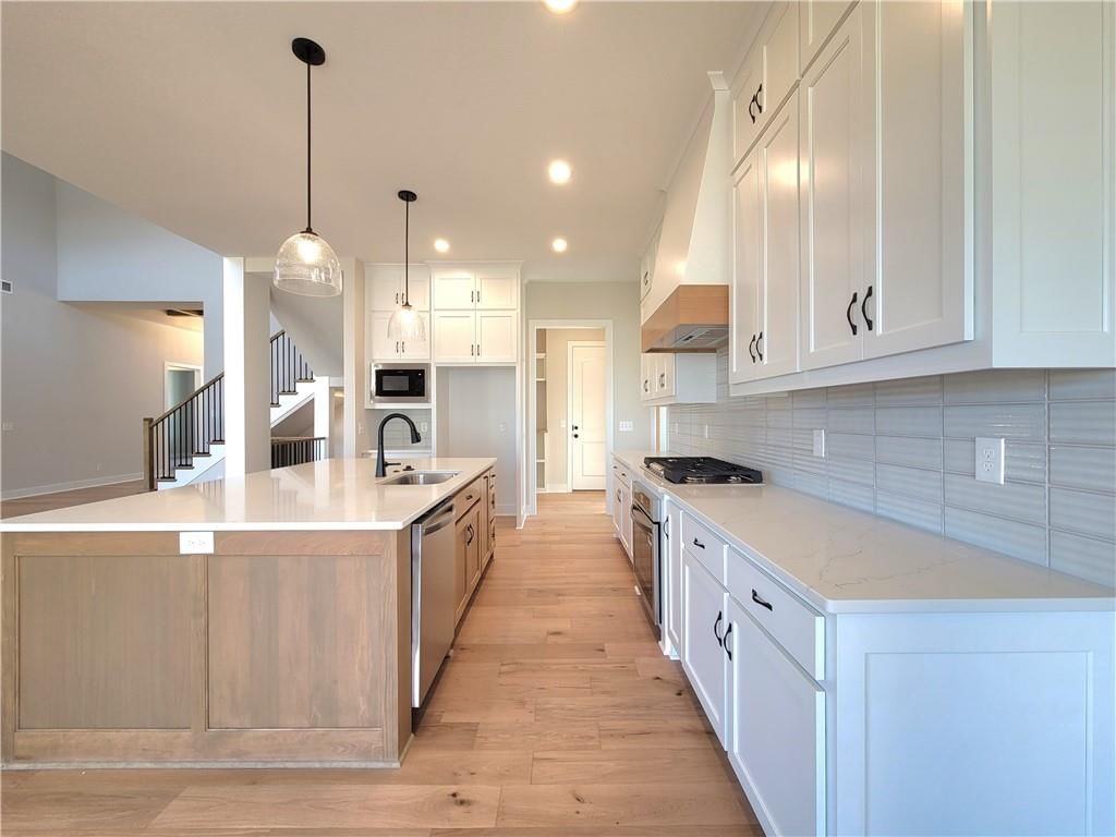 18273 Century Street — photo 10
