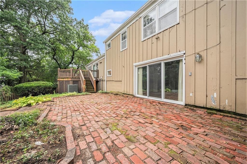 9815 Overbrook Court — photo 5
