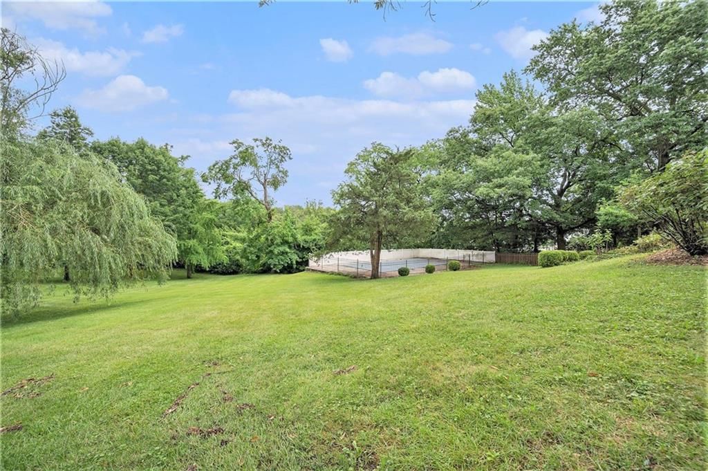 9815 Overbrook Court — photo 8