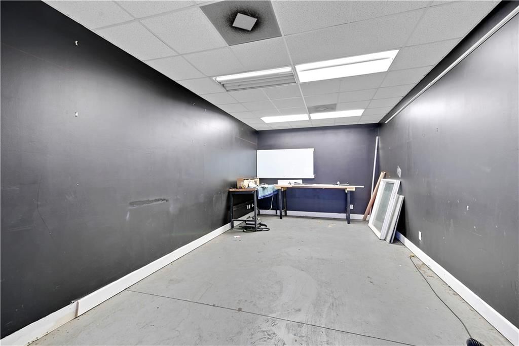 Photo 12 of 23 - 903 E Park Street