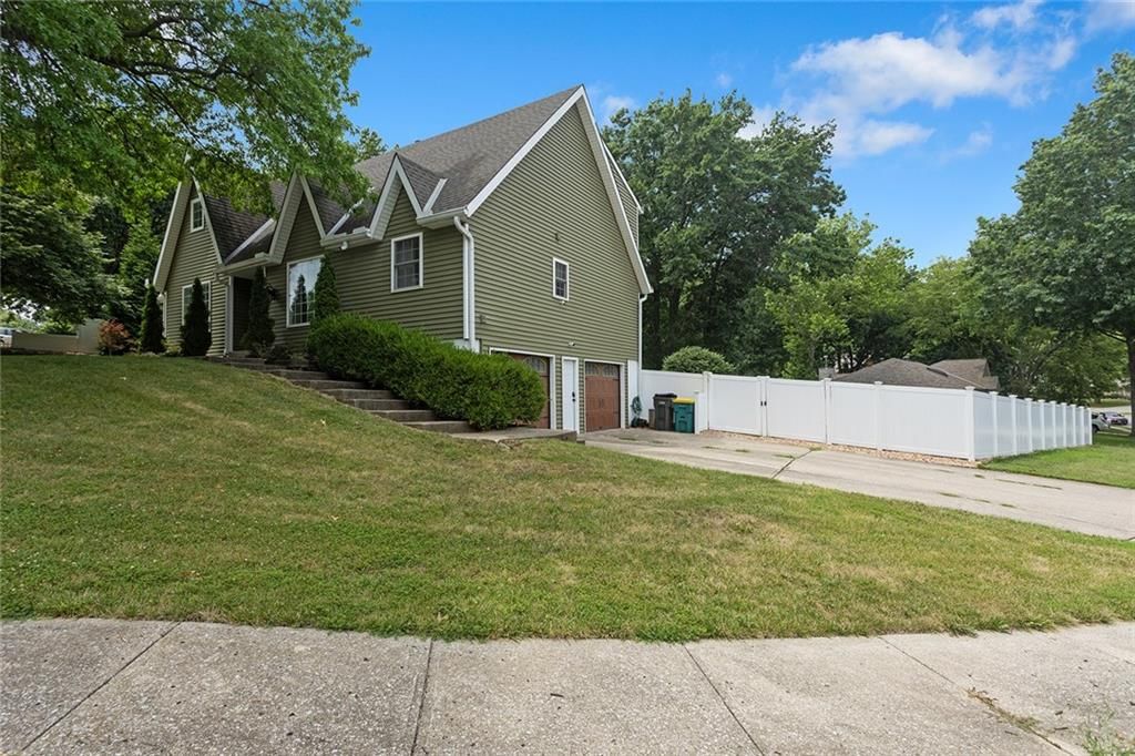 6744 N Park Avenue — photo 40