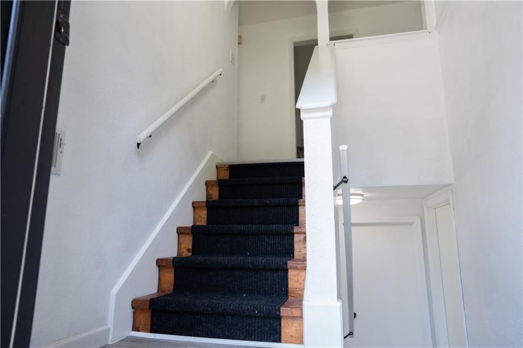 Photo 6 of 40 - 19120 E 14th Street N