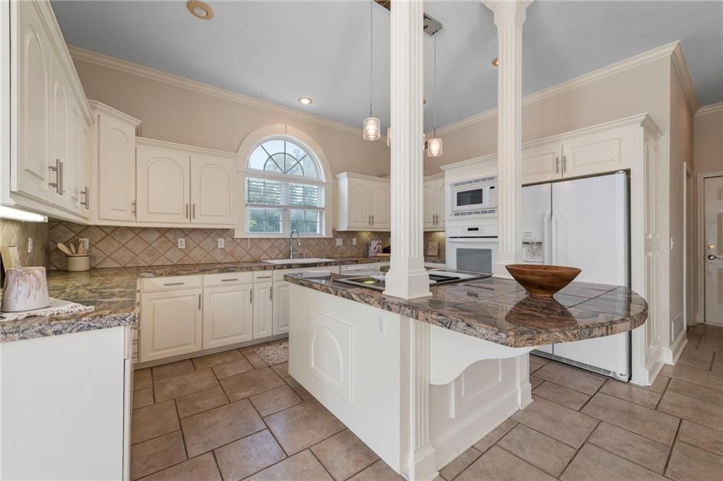 12121 Walnut Street — photo 16