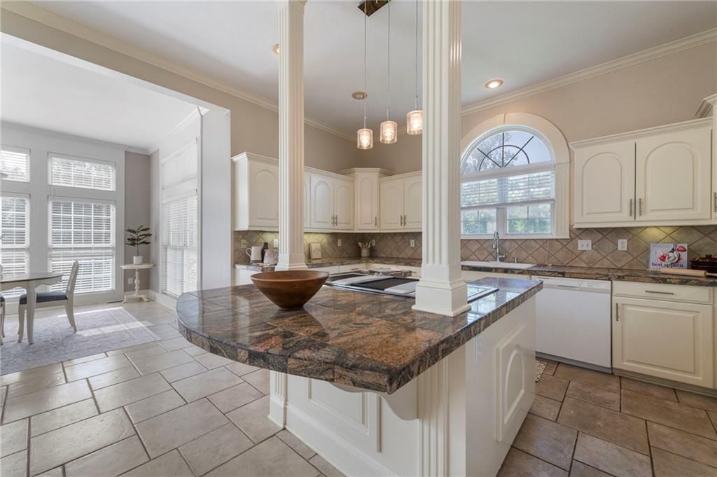 12121 Walnut Street — photo 17