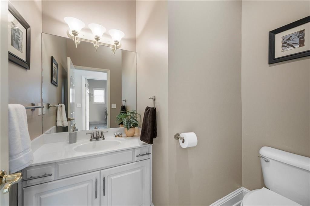 12121 Walnut Street — photo 38