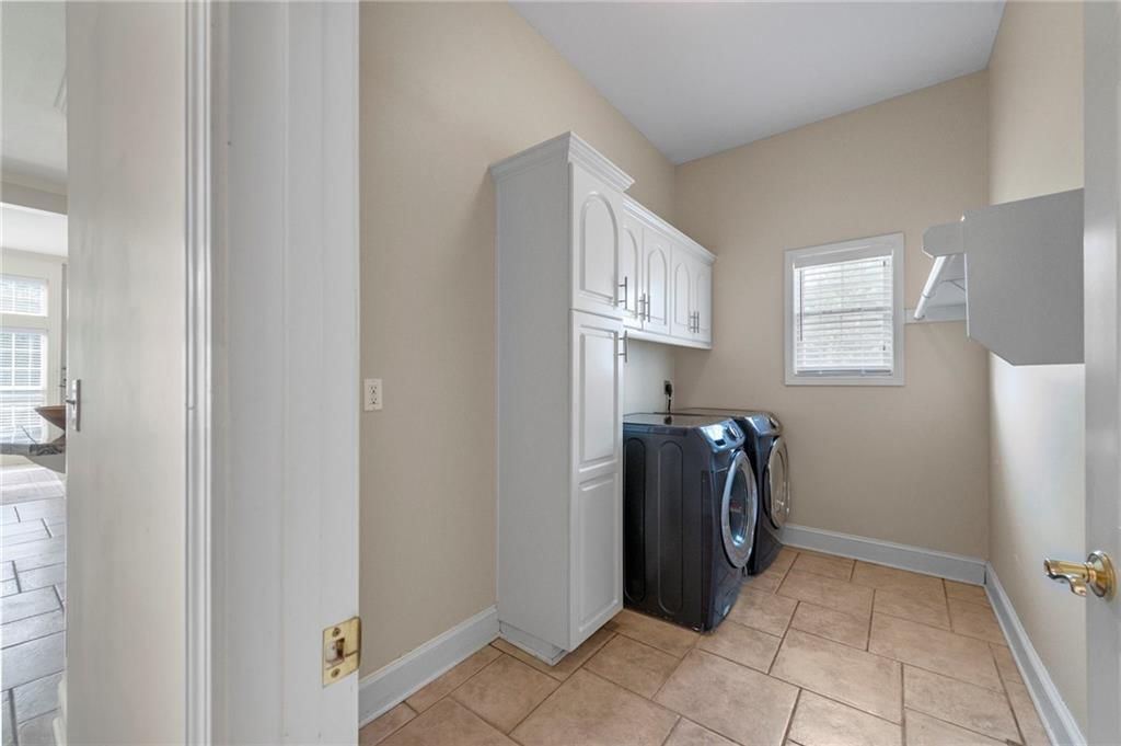 12121 Walnut Street — photo 39