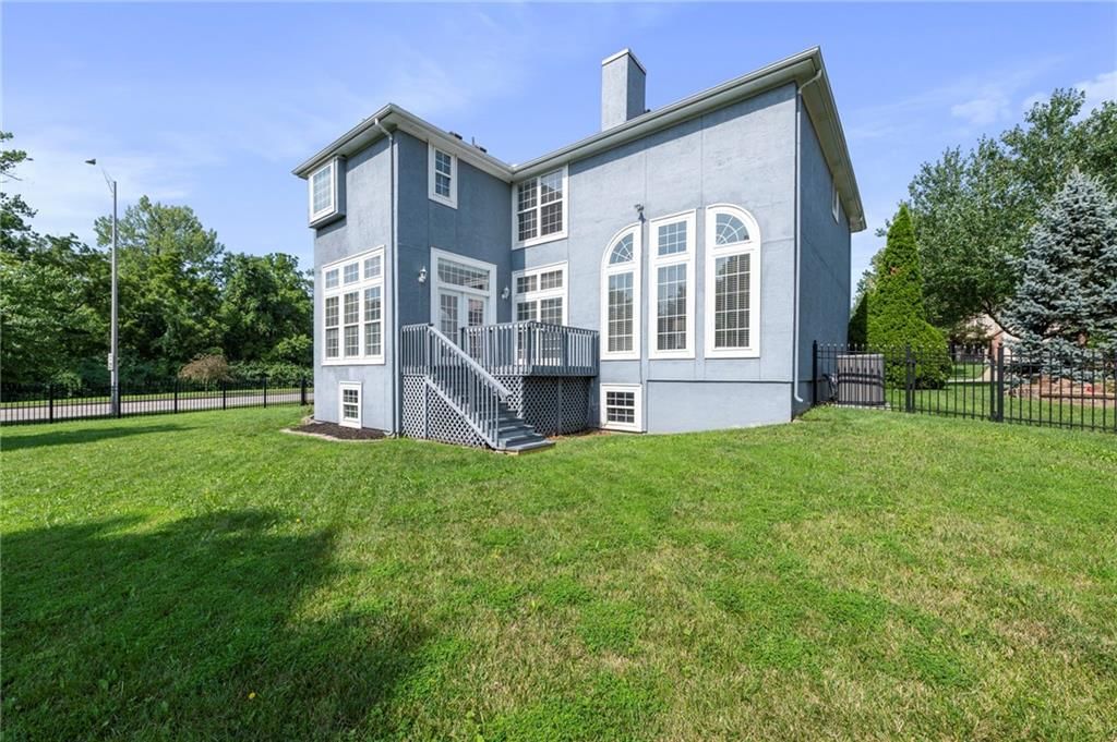 12121 Walnut Street — photo 41