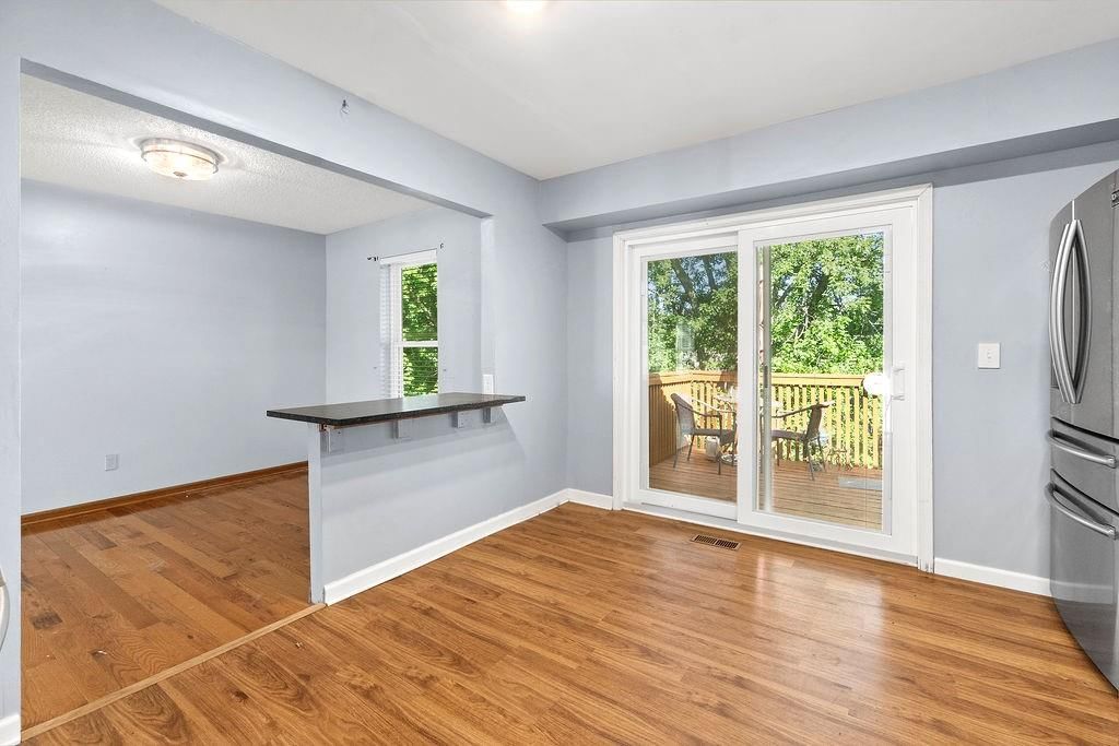 Photo 6 of 29 - 13920 S Sycamore Street