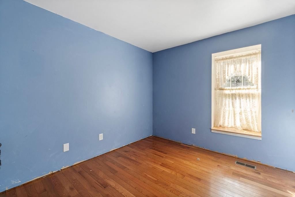Photo 11 of 29 - 13920 S Sycamore Street