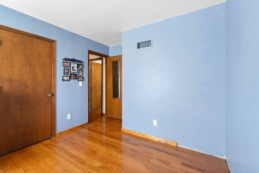 Photo 12 of 29 - 13920 S Sycamore Street