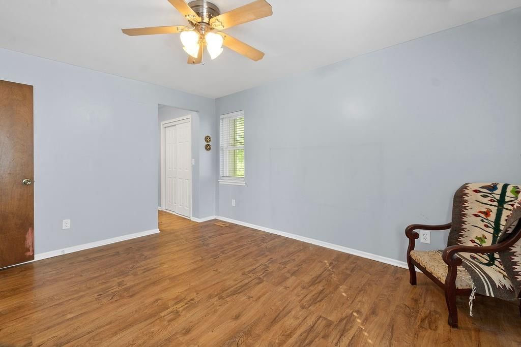 Photo 16 of 29 - 13920 S Sycamore Street