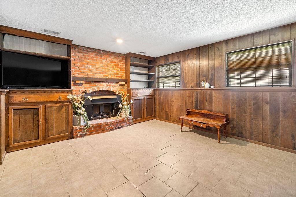 Photo 21 of 29 - 13920 S Sycamore Street