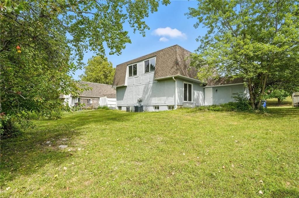 Photo 22 of 22 - 915 S Lindenwood Drive