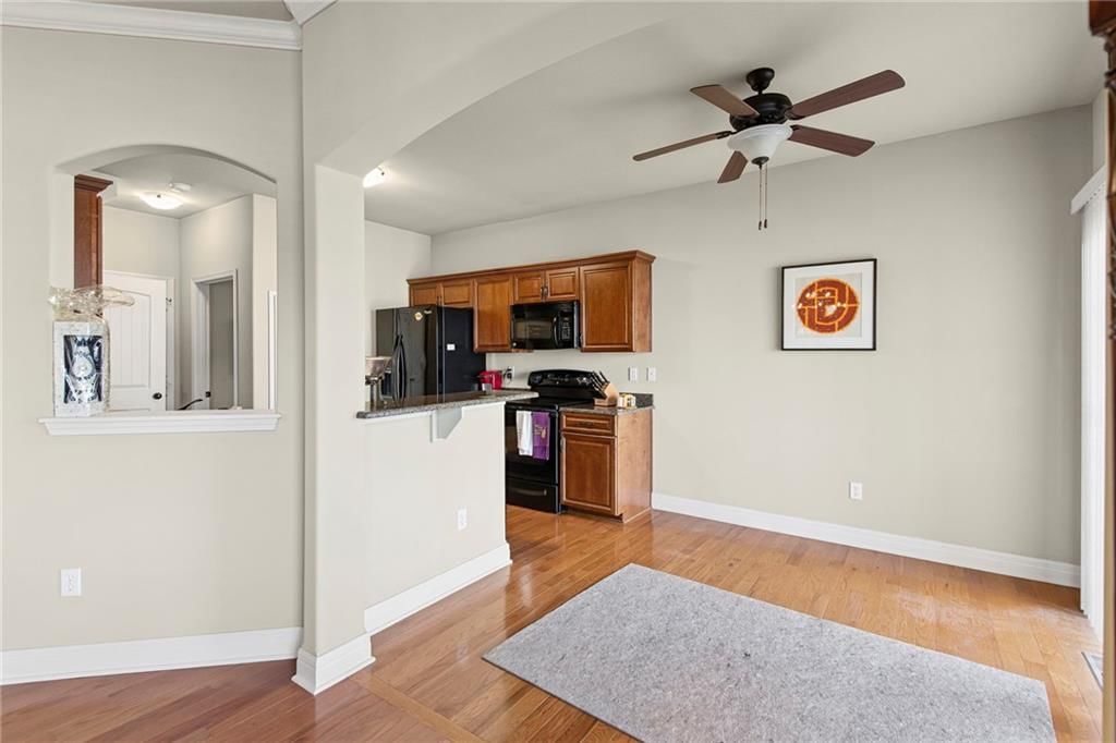 Photo 5 of 21 - 8892 Findley Street