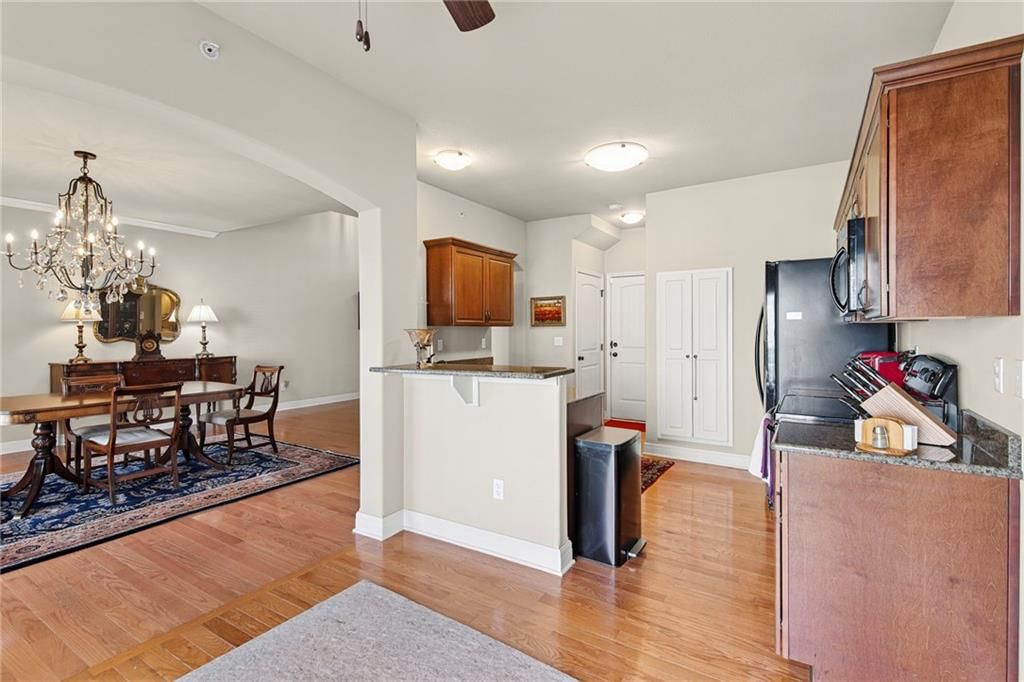 Photo 6 of 21 - 8892 Findley Street