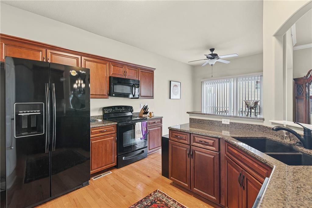 Photo 7 of 21 - 8892 Findley Street