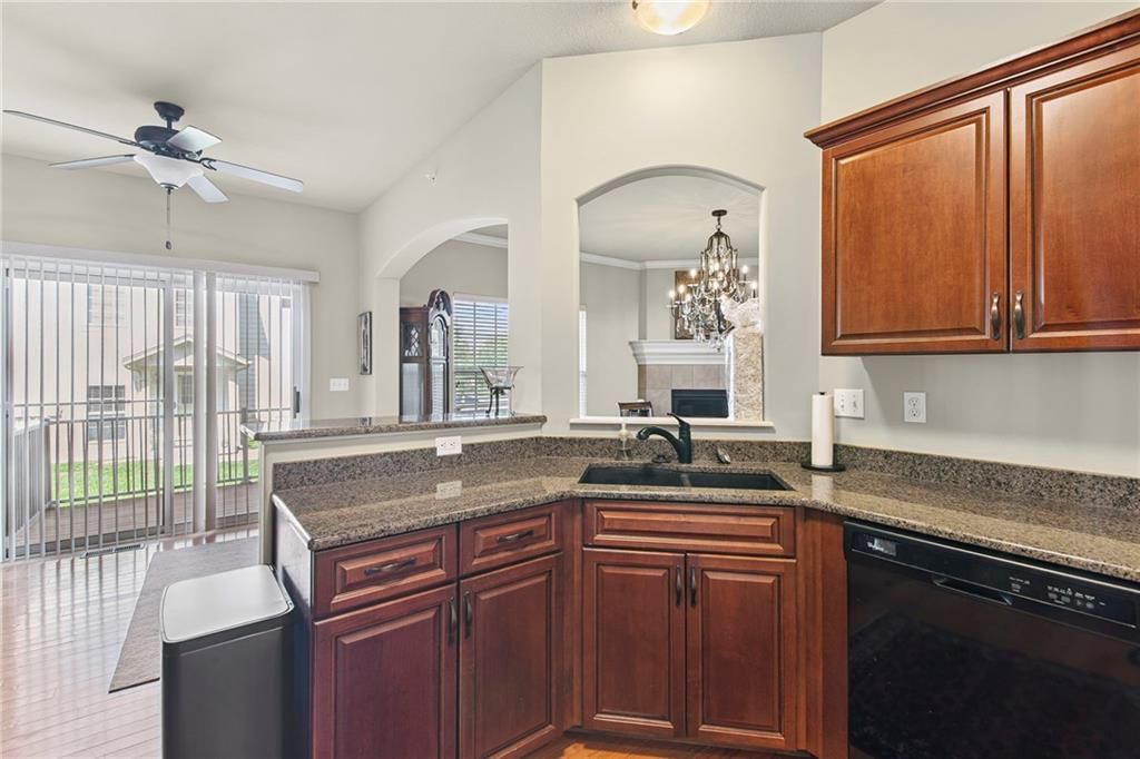 Photo 8 of 21 - 8892 Findley Street